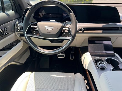 New 2026 Cadillac Vistiq Sport w/ LPO, Floor Liner Package image 13