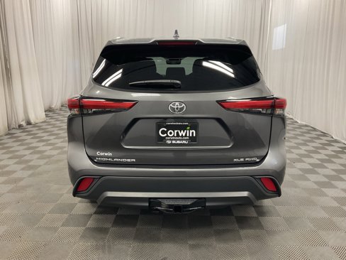 Used 2021 Toyota Highlander XLE image 5