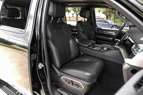 Used 2022 Jeep Wagoneer Series III w/ Premium Group I image 47