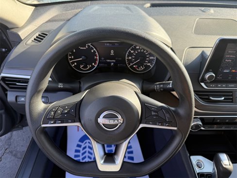 Used 2024 Nissan Altima 2.5 SV image 24