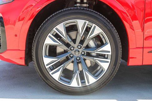 New 2025 Audi Q8 Premium Plus image 11