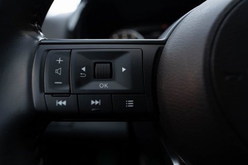 Used 2024 Nissan Pathfinder SV image 36