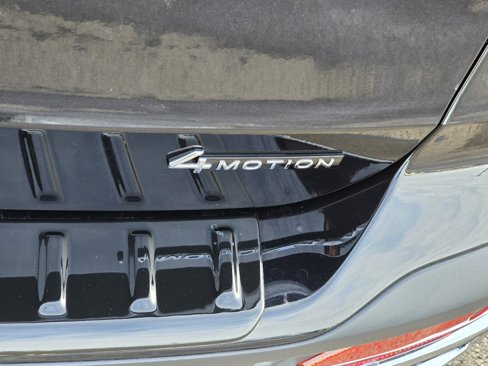 New 2025 Volkswagen Taos SE image 10