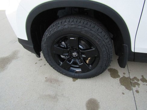New 2026 Honda Ridgeline Black Edition image 9