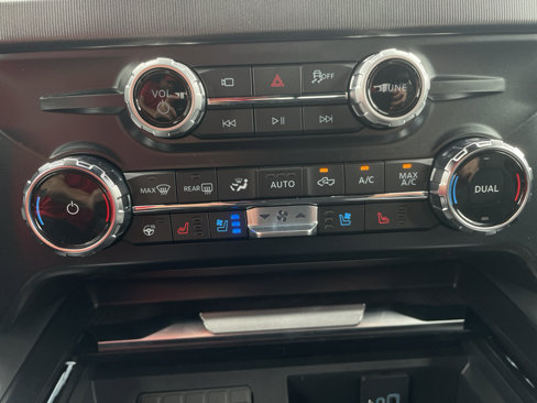 New 2025 Ford F250 Platinum image 29
