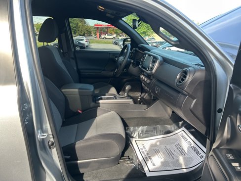 Used 2023 Toyota Tacoma TRD Off-Road w/ Technology Package image 45
