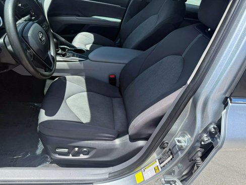 Used 2022 Toyota Camry LE image 13