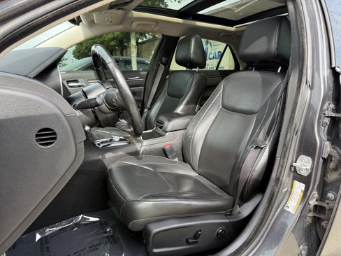 Used 2019 Chrysler 300 Limited image 9