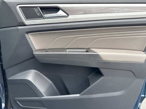 Used 2022 Volkswagen Atlas Cross Sport SE w/ Panoramic Sunroof Package image 18