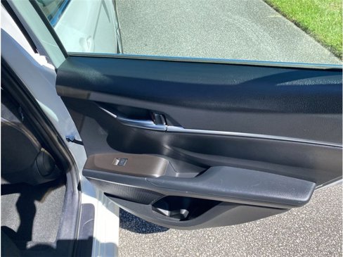 Used 2022 Toyota Camry LE image 30