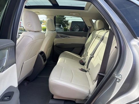 Used 2025 Cadillac XT5 Premium Luxury image 10