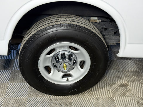 Used 2024 Chevrolet Express 3500 LT w/ LT Preferred Equipment Group image 7