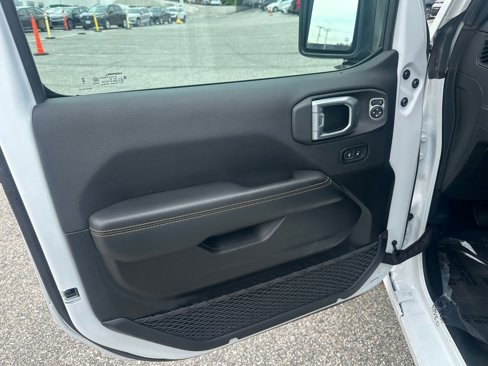 Used 2025 Jeep Wrangler Sahara image 20