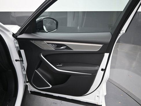 New 2026 Jaguar F-PACE R-Dynamic S image 9
