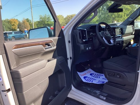 New 2026 GMC Sierra 1500 SLE w/ Preferred Package image 14