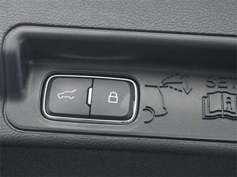 Used 2025 Ford Explorer ST-Line w/ Premium Package image 27