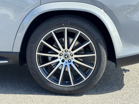 New 2026 Mercedes-Benz GLS 580 4MATIC image 16
