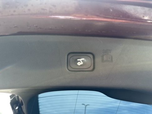 Used 2024 Ford Edge Titanium image 12