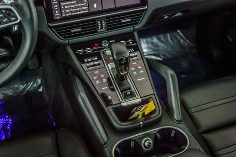 Used 2021 Porsche Cayenne image 43