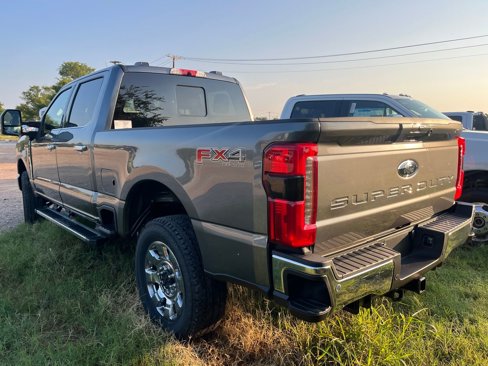 New 2026 Ford F250 Lariat w/ Chrome Package image 9