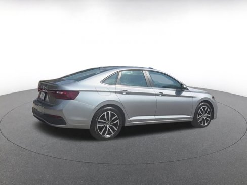 Used 2025 Volkswagen Jetta SE image 14