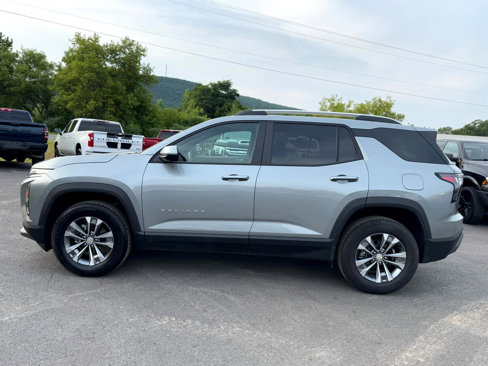 Used 2025 Chevrolet Equinox LT w/ Convenience Package II image 8