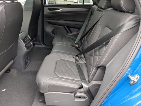 New 2025 Volkswagen Atlas Cross Sport SE image 28