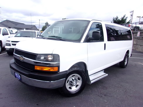 Used 2016 Chevrolet Express 3500 LT w/ LT Preferred Equipment Group image 9