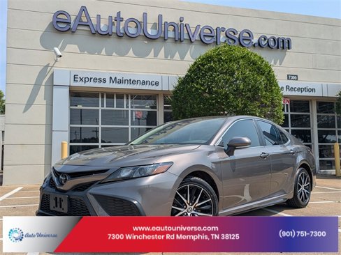 Used 2024 Toyota Camry SE image 1