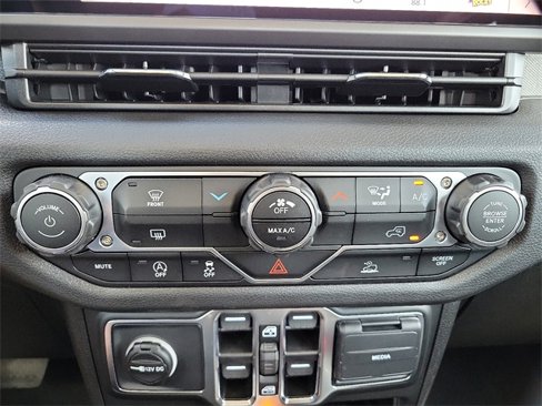 New 2025 Jeep Gladiator Sport image 15