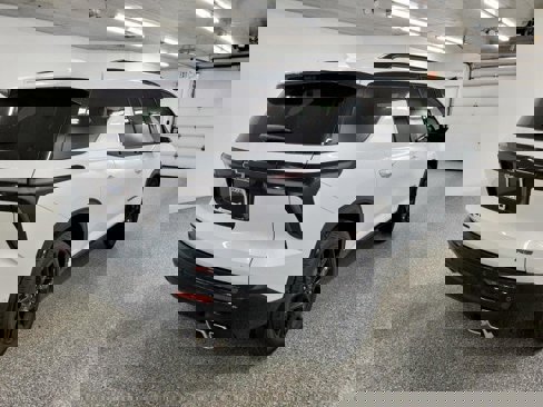 New 2026 Chevrolet Traverse RS w/ LPO, Floor Liner Package image 4