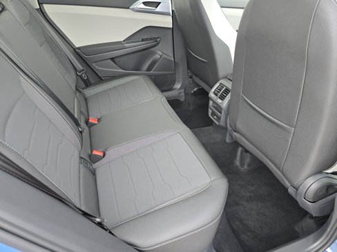New 2025 Volkswagen Taos SE image 21