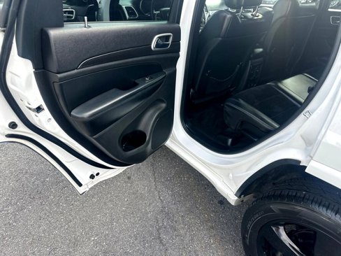 Used 2015 Jeep Grand Cherokee Altitude image 27