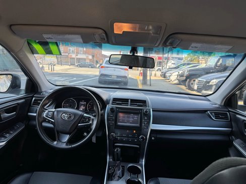 Used 2017 Toyota Camry SE image 23