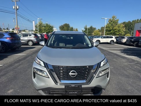 Used 2023 Nissan Rogue SV image 3
