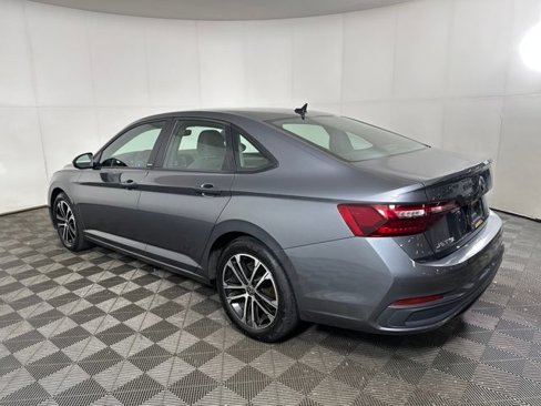 Used 2023 Volkswagen Jetta Sport image 5