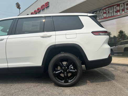 New 2025 Jeep Grand Cherokee L Limited w/ Black Appearance Package image 13