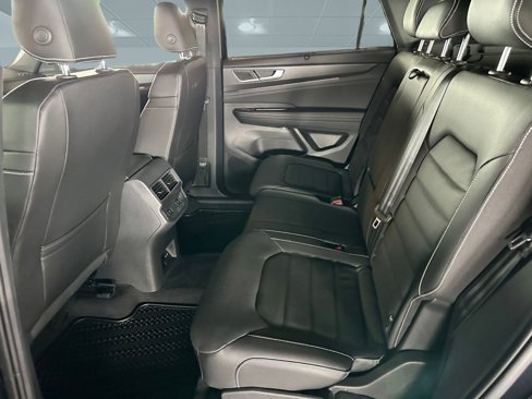 New 2026 Volkswagen Atlas Cross Sport SEL R-Line image 12