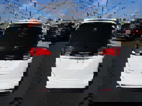 New 2026 Chrysler Voyager LX image 7