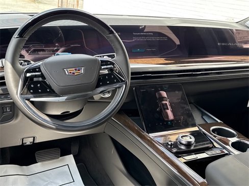 New 2025 Cadillac Escalade ESV Sport Platinum w/ LPO, ONYX Package image 5