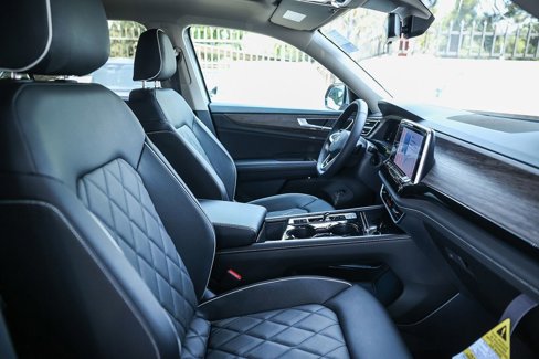 New 2025 Volkswagen Atlas SEL Premium R-Line image 31