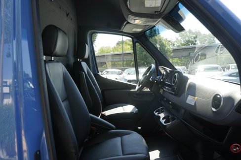 Used 2024 Mercedes-Benz eSprinter 170 Cargo image 17