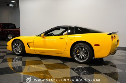 Used 2003 Chevrolet Corvette Coupe w/ Preferred Equipment Group image 8