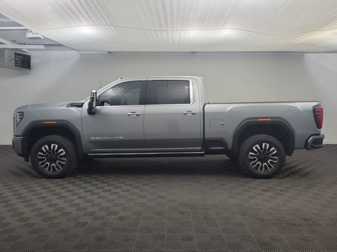 Used 2024 GMC Sierra 2500 Denali Ultimate w/ Max Trailering Package image 2