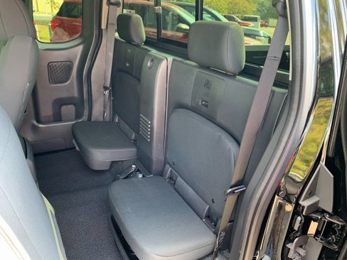 Used 2025 Nissan Frontier S image 19