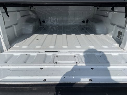 Used 2022 Jeep Gladiator Sport image 11