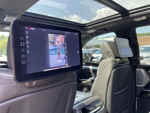 Used 2025 Cadillac Escalade Sport Platinum w/ LPO, ONYX Package image 13