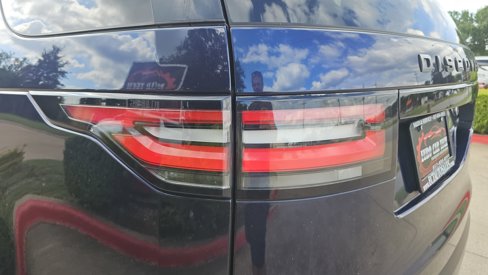 Used 2018 Land Rover Discovery HSE image 10