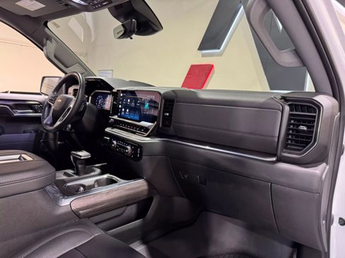 Used 2022 Chevrolet Silverado 1500 LTZ w/ LTZ Premium Package image 15