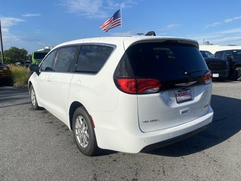 New 2026 Chrysler Voyager LX image 5